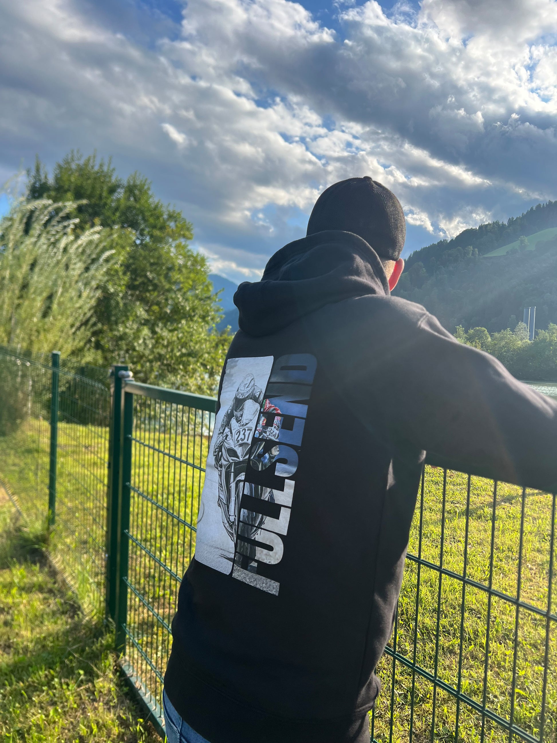 Schwarz
